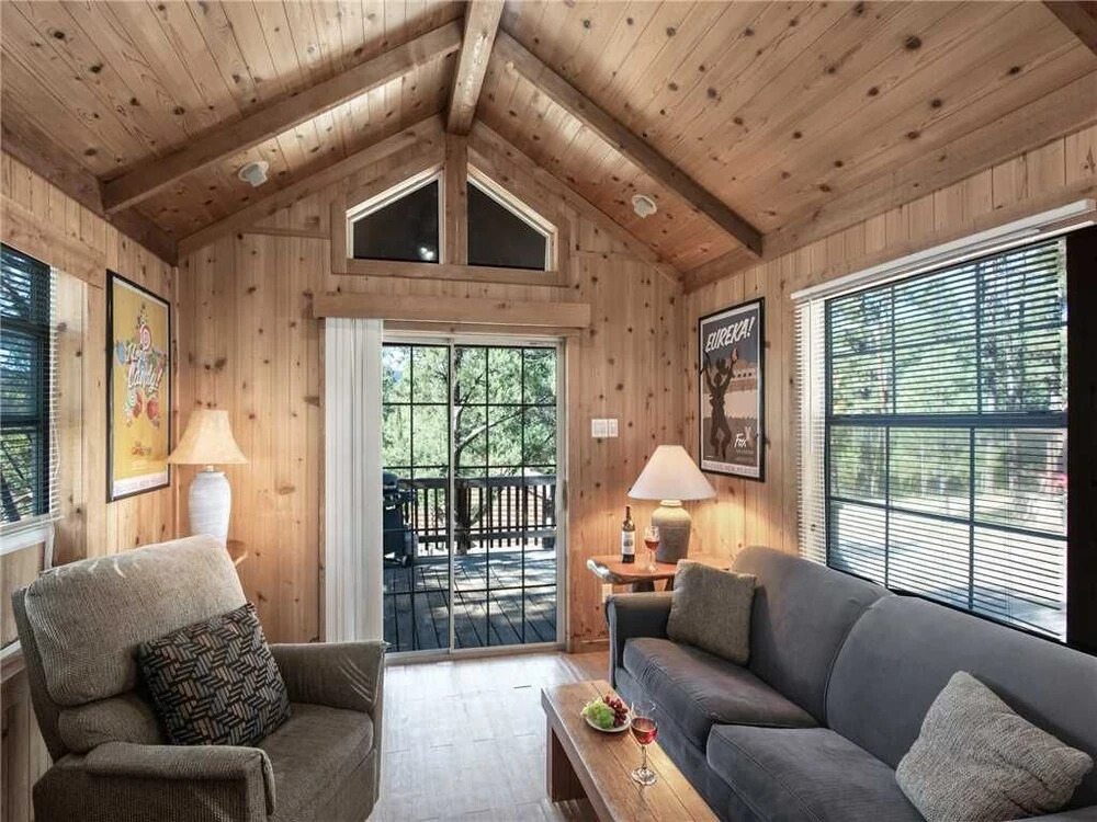 Aloft Cabin, 1 Bedroom, 1 Loft, Midtown, Sleeps 6