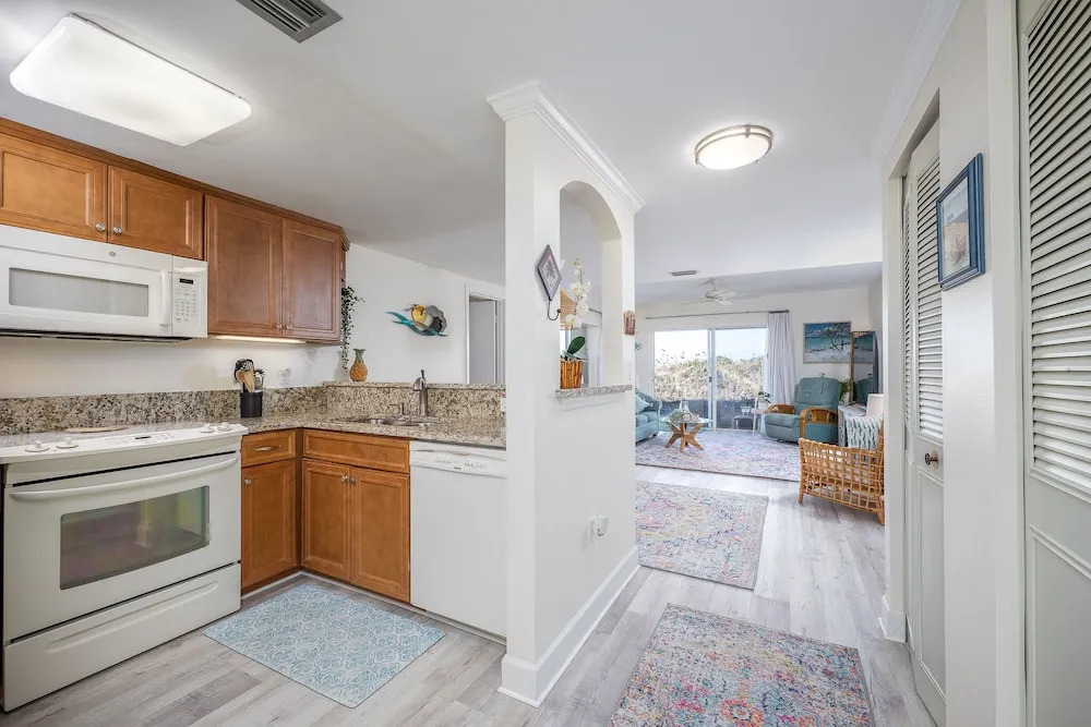 Creston House Condominium