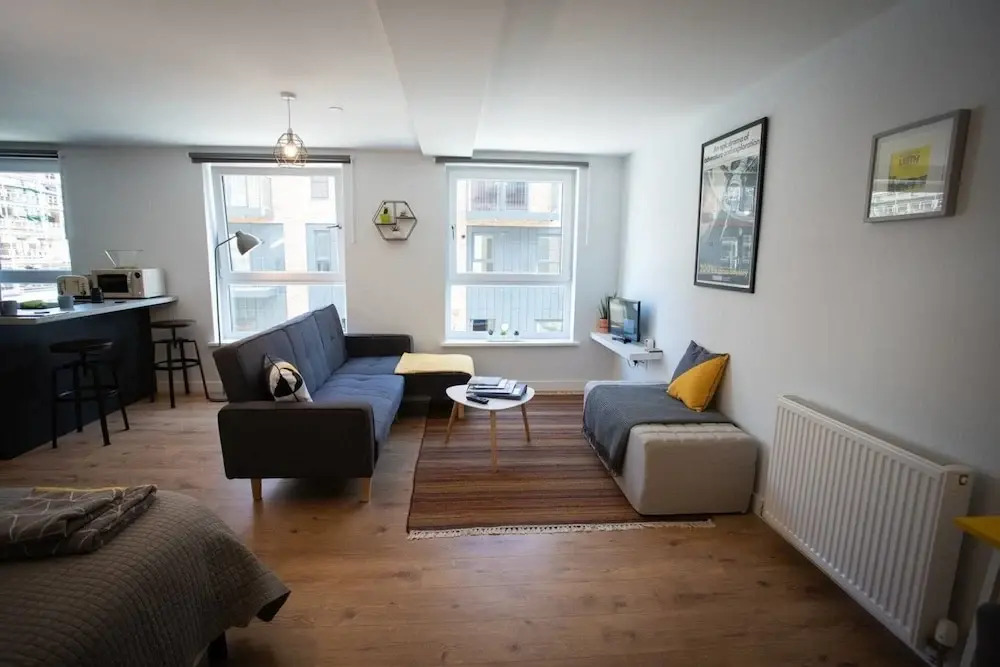 Studio flat with free Parking