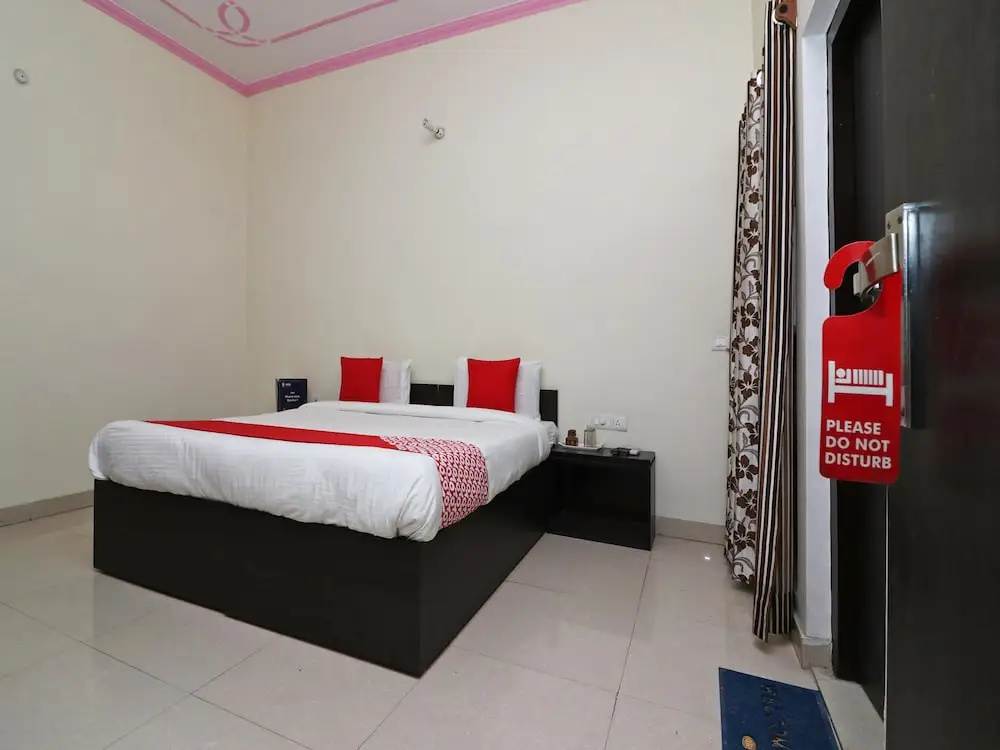 OYO 14161 Hotel ASDR