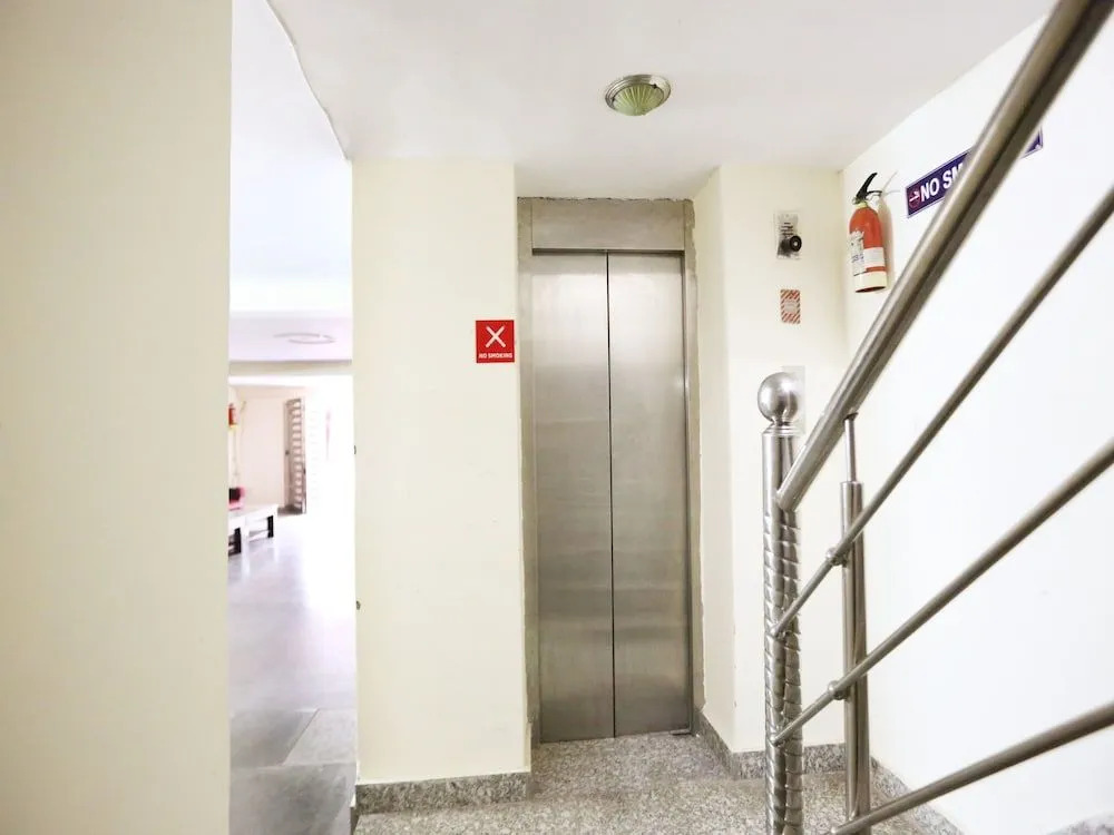 OYO 6720 Hotel Green Palace