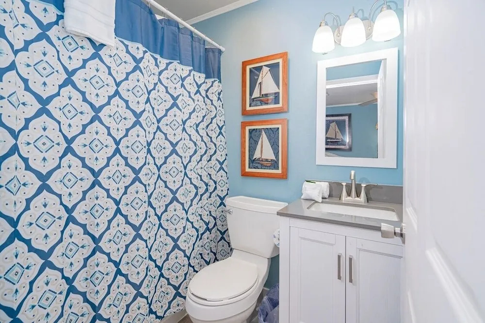Beachside Villa 2 Bedroom Condo by Redawning