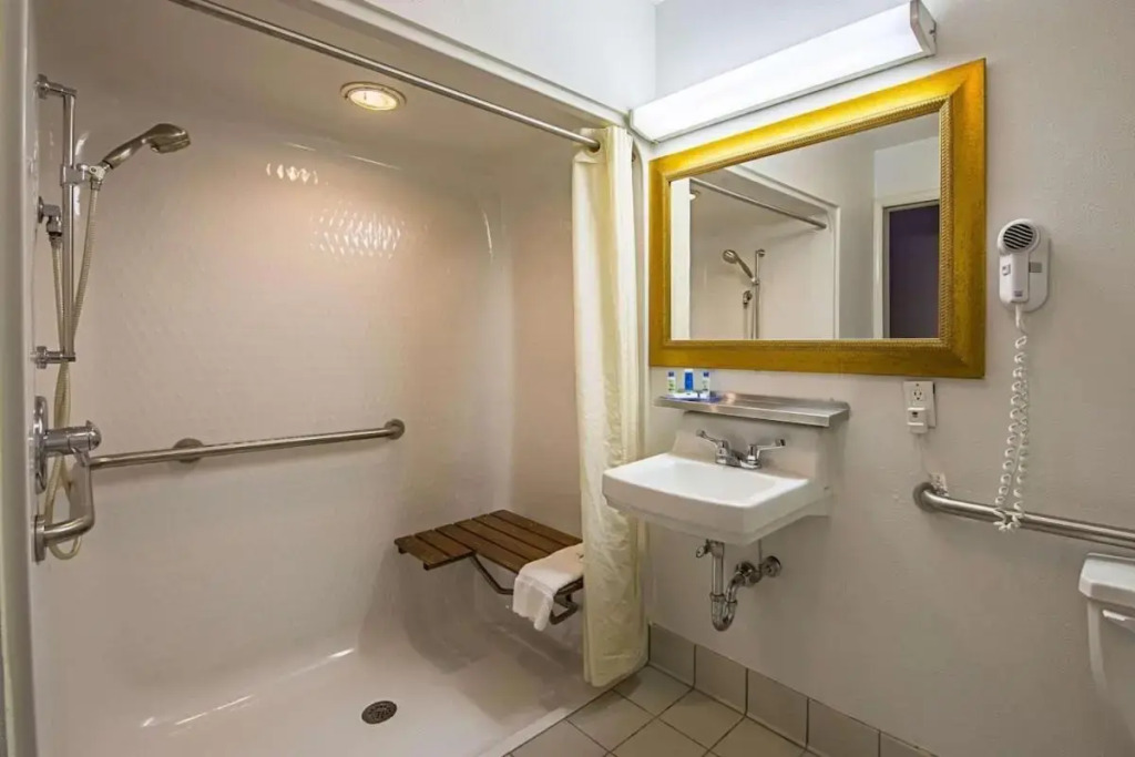 Northview Inn And Suites