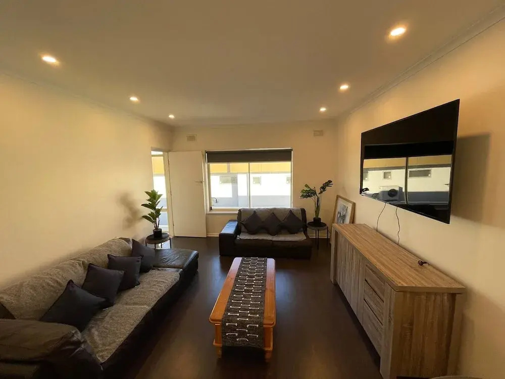 Unwind Esplanade Beach Escape no 10