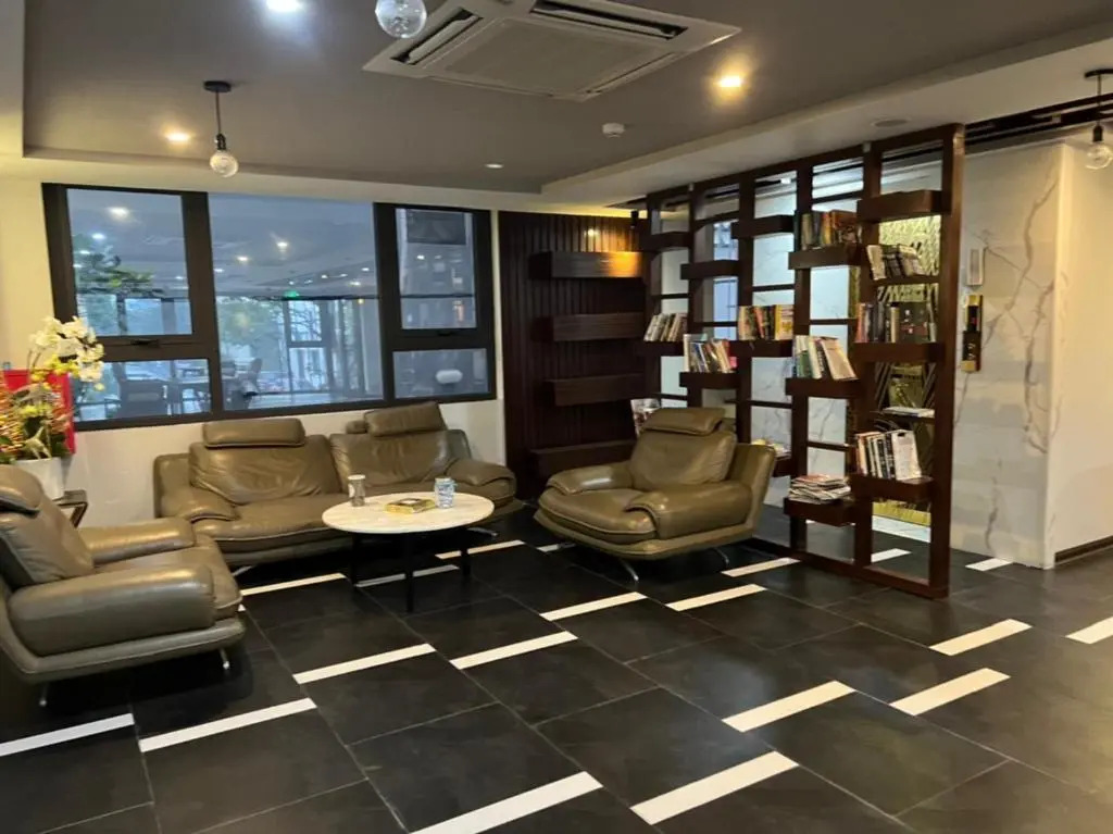 Legend House
