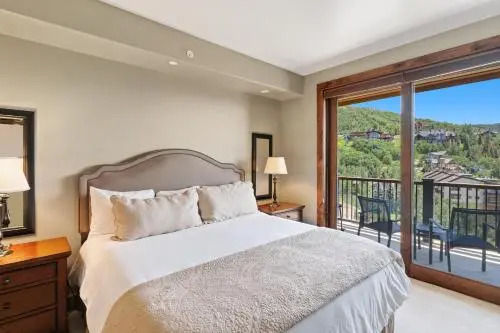 Edgemont 2504 - Luxury Ski-in Ski-out Condo