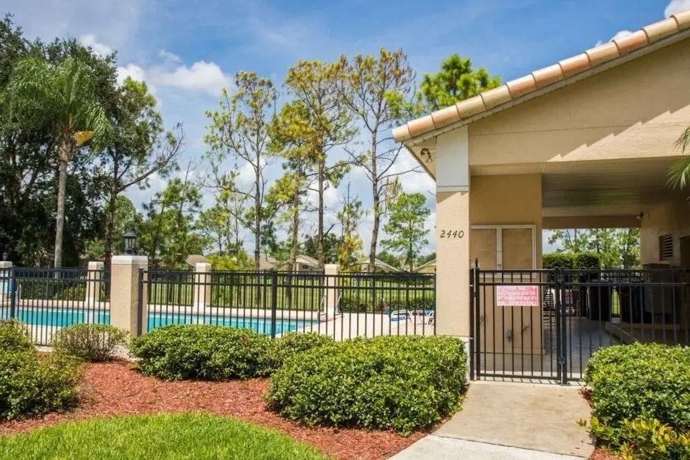 Southern Breeze Great Pool Space! 4 Bedroom Home by RedAwning