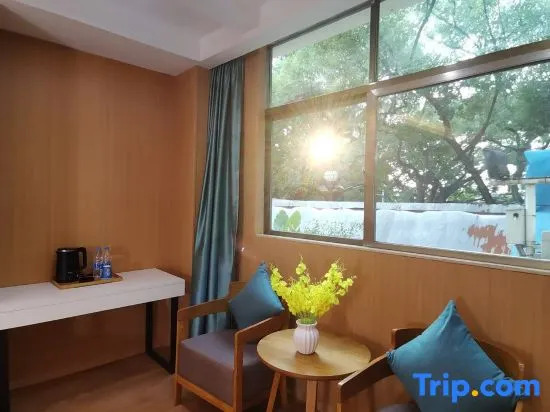 South East Bay Hotel (Huizhou West Lake Pedestrian Street)