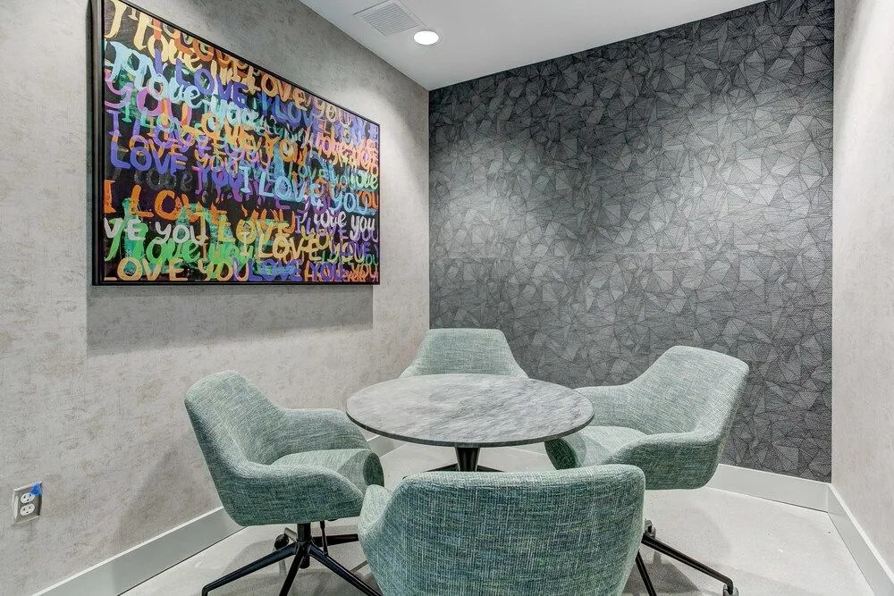 Luxury Apt Near Convcenter, Stadiums, & Harbor
