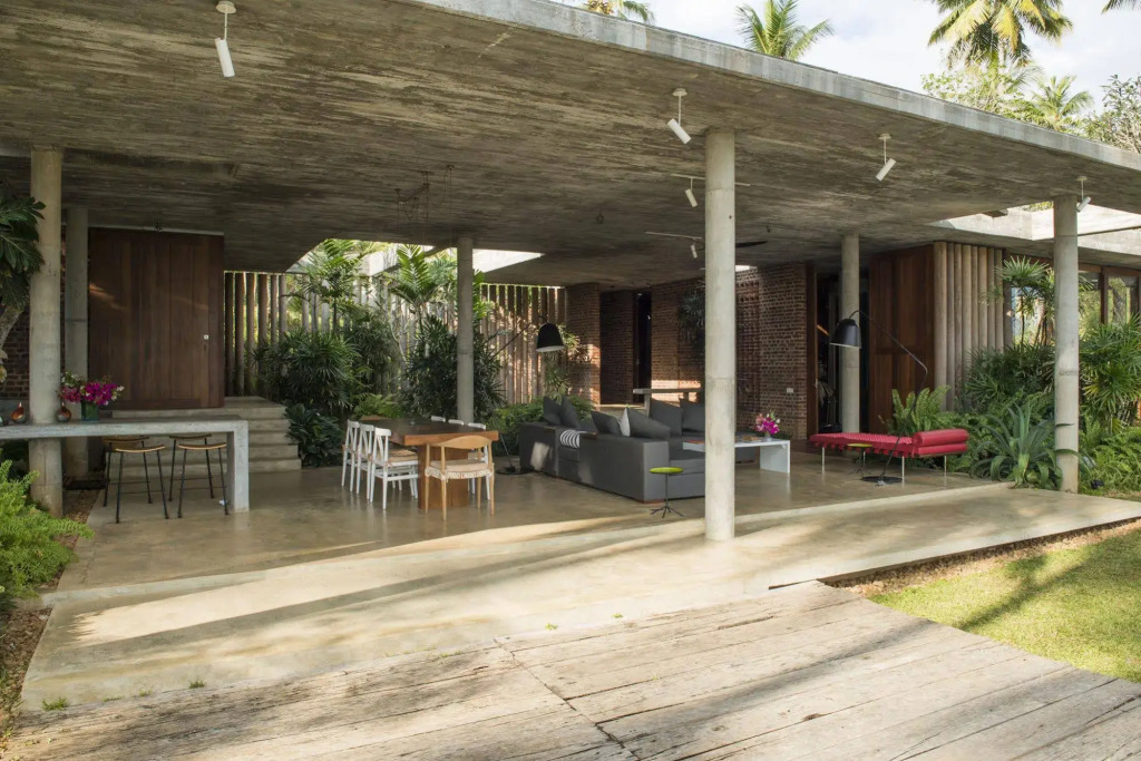 Walatta House 3BR Beachfront Villa, Private Pool, Chef