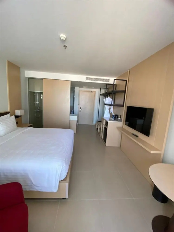 Happy Beach Oceanview Arena Cam Ranh Condotel