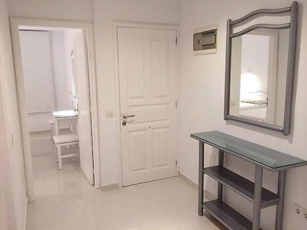 Lovely 3-Bedroom Penthouse With Seaview