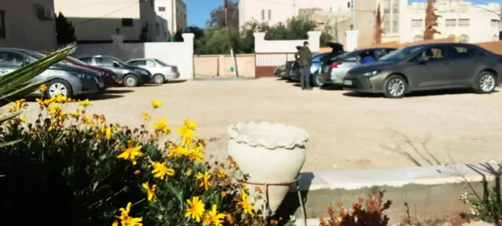 Black Iris Hotel II
