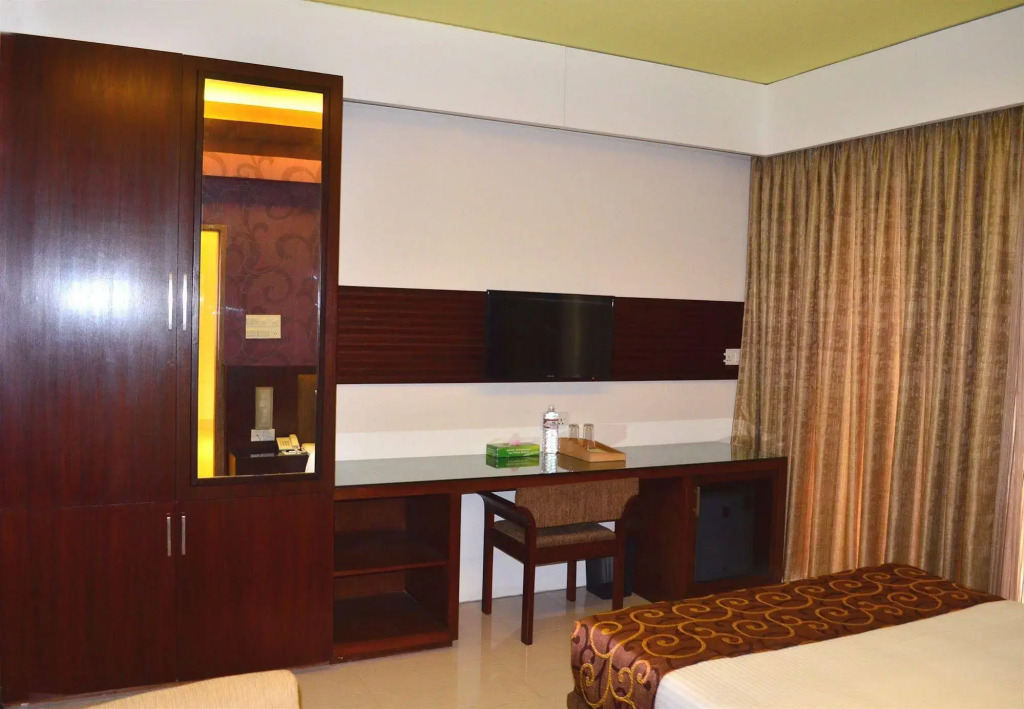 Hotel La Villa Western by Sea Pearl Beach Resort & Spa