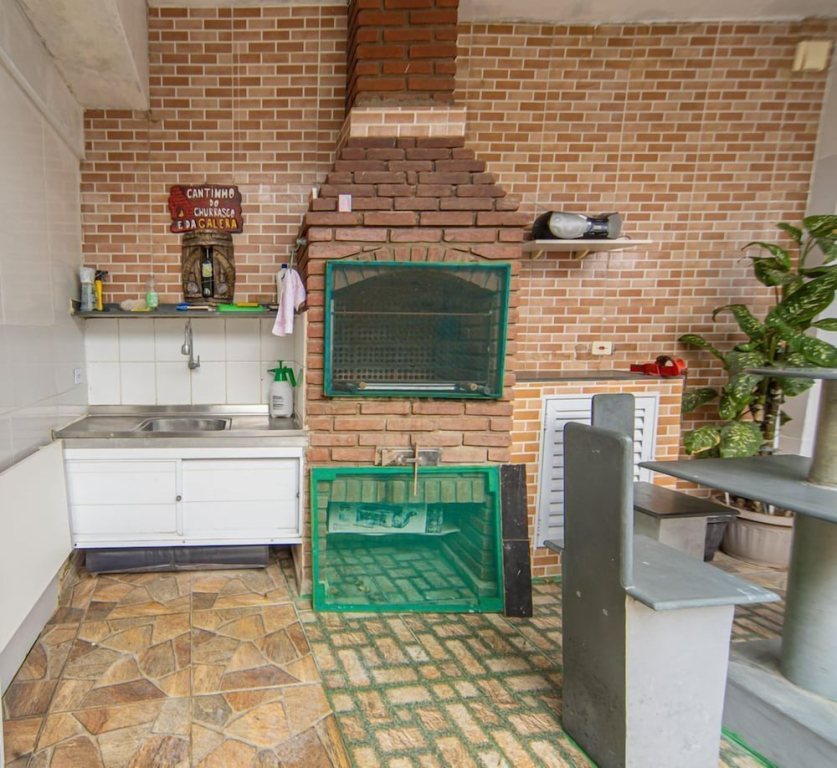 Casa com Piscina e Churrasqueira no Savoy
