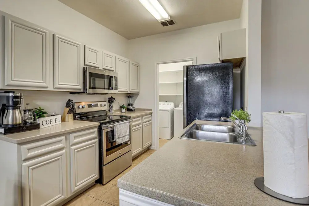 Suburban San Antonio Stay Near Parks & Hospitals