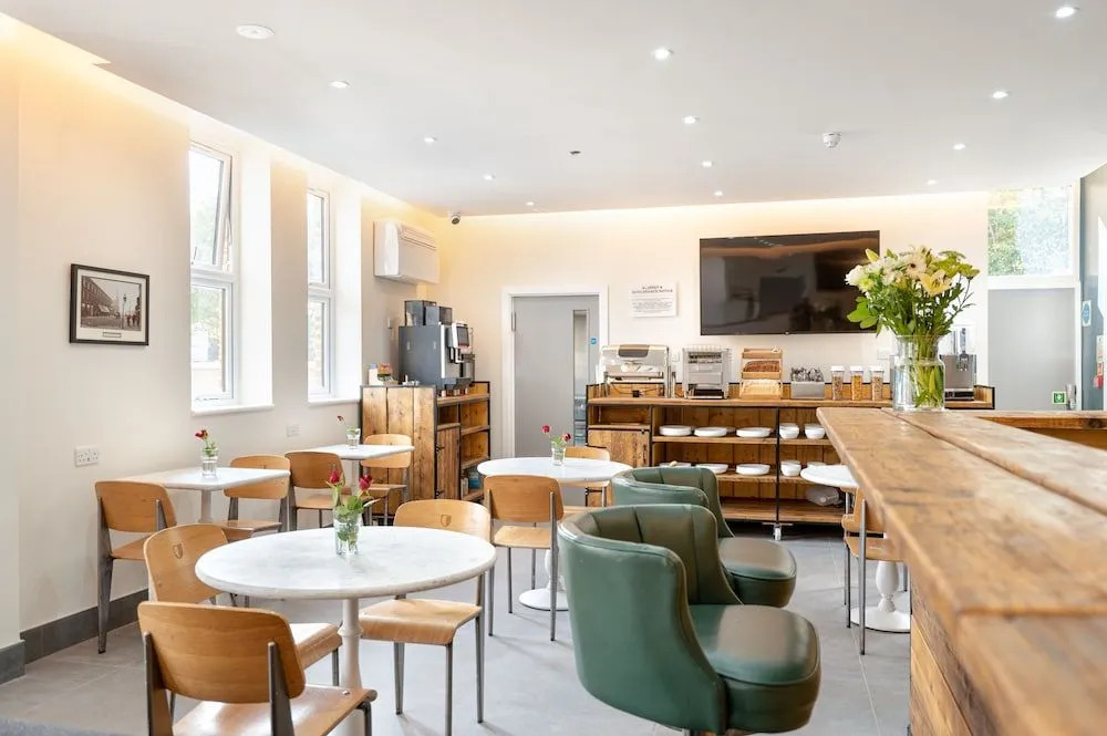 Hotel DC, Stratford