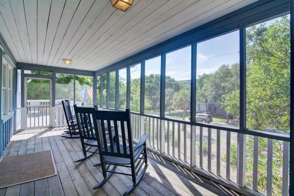 12 42nd Avenue by Avantstay 2 Mins To The Beach Screened In Porch!