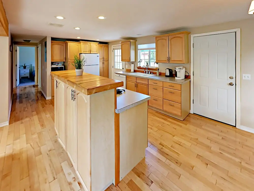 1638 S Edgewood St Home 3 Bedrooms 1 Bathroom Home
