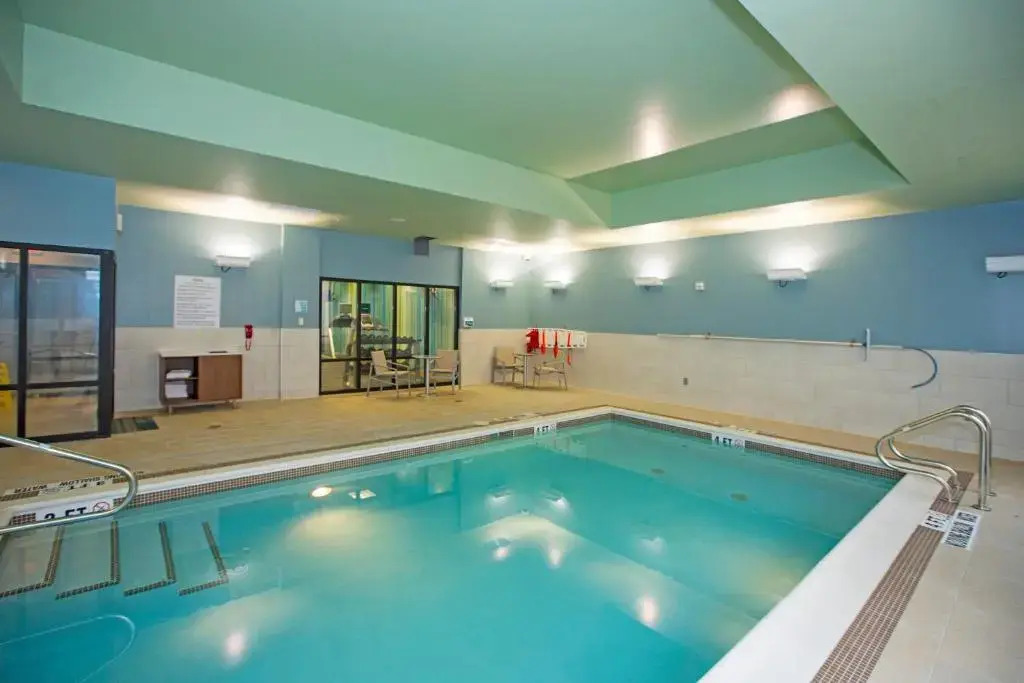 Holiday Inn Express & Suites Pittsburgh North Shore by IHG