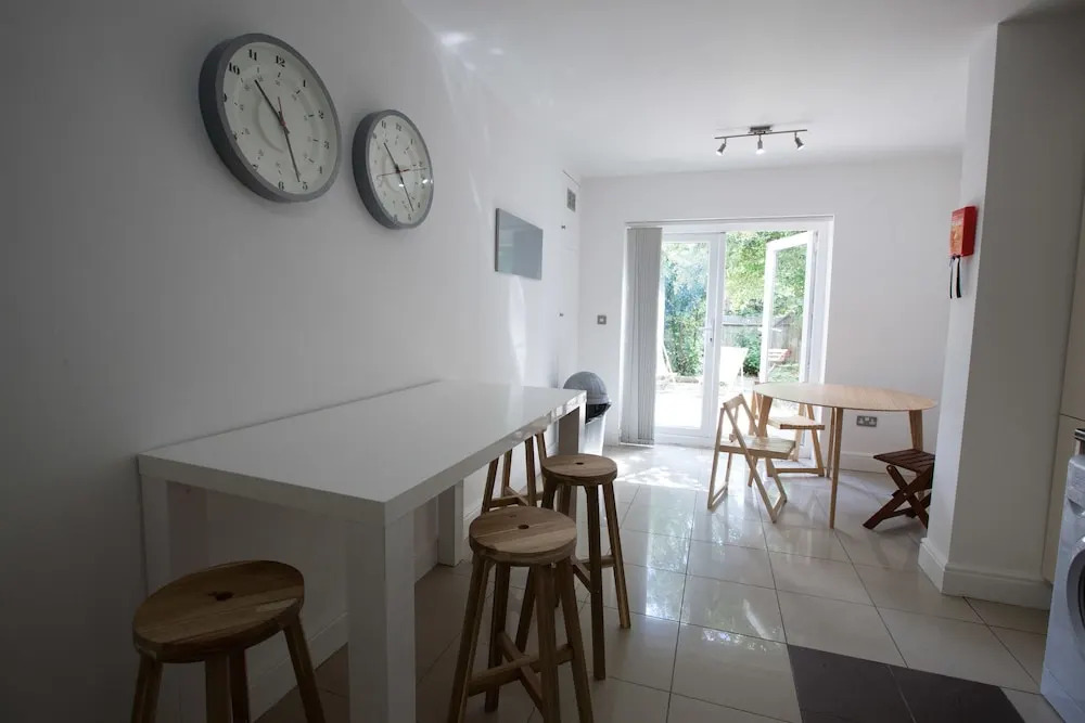 Tooting Rooms & Studio by PrimeCityHosts