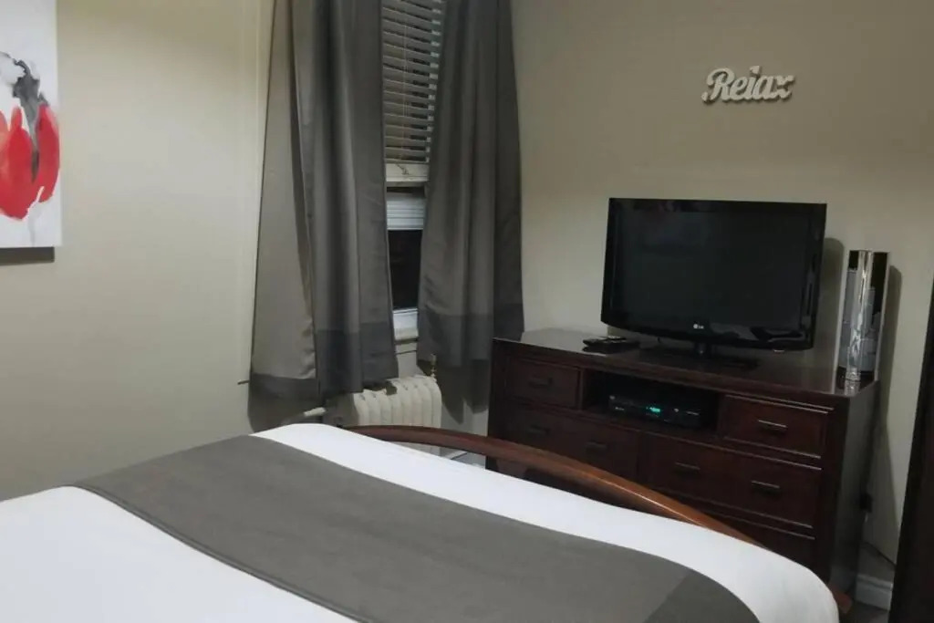Cozy 1-BDR Suite #20 by Amazing Property Rentals