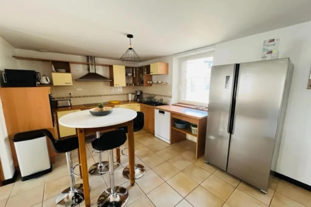 Nice 130m With Terrace Garden In Vannes