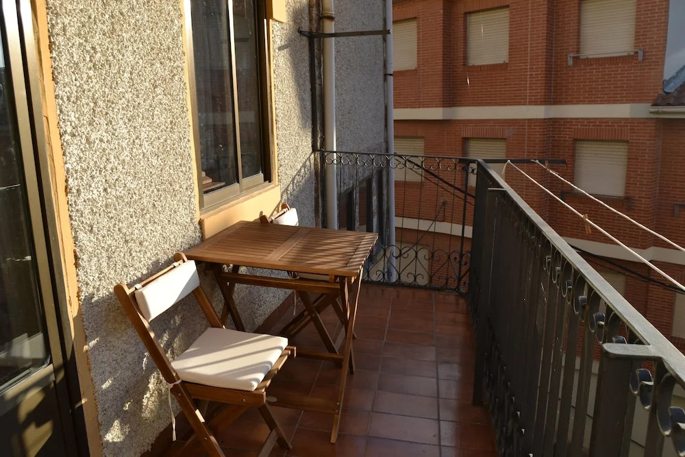 Tres Puentes Anguiano Apartamentos y Pensión