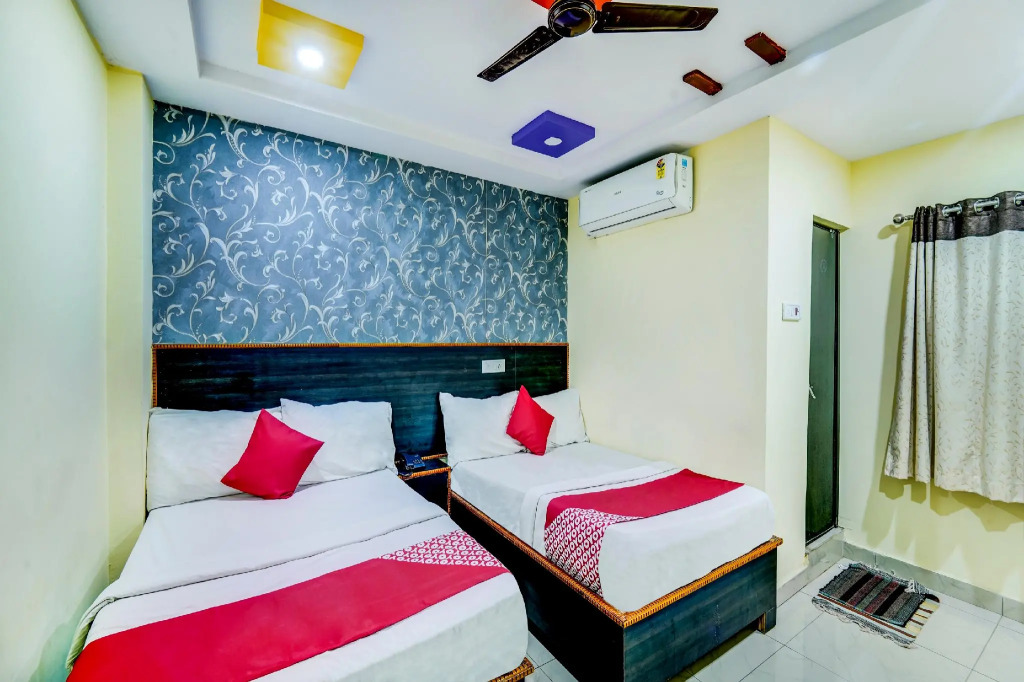 Oyo 66090 Hotel At Home Grand