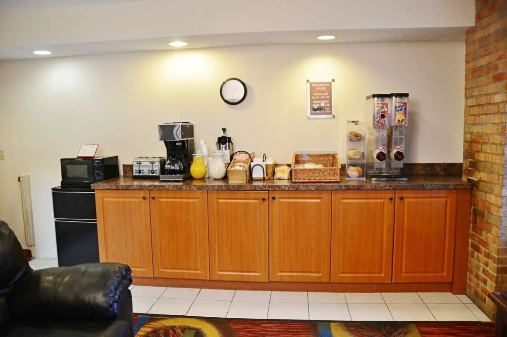 Country Hearth Inn & Suites - Kenton