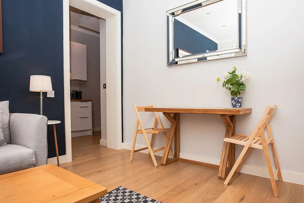1 Bedroom Garden Apartment Near Gloucester Road Station