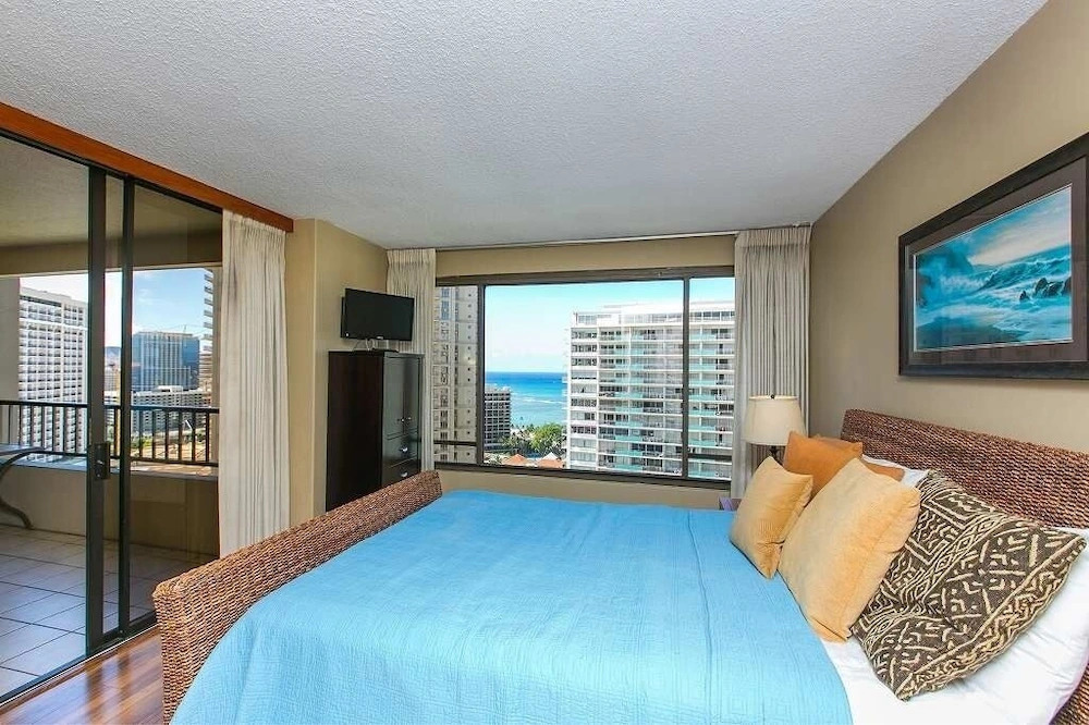Discovery Bay 2612 1 Bedroom Condo