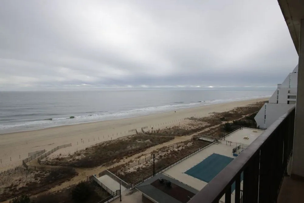 Plaza 712 - 2 Br Condo