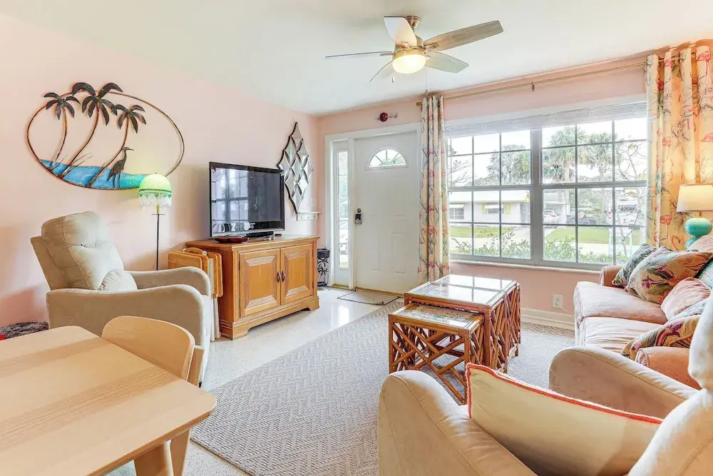 4 Mi to Beaches: Vibrant Stuart Villa w/ Patio