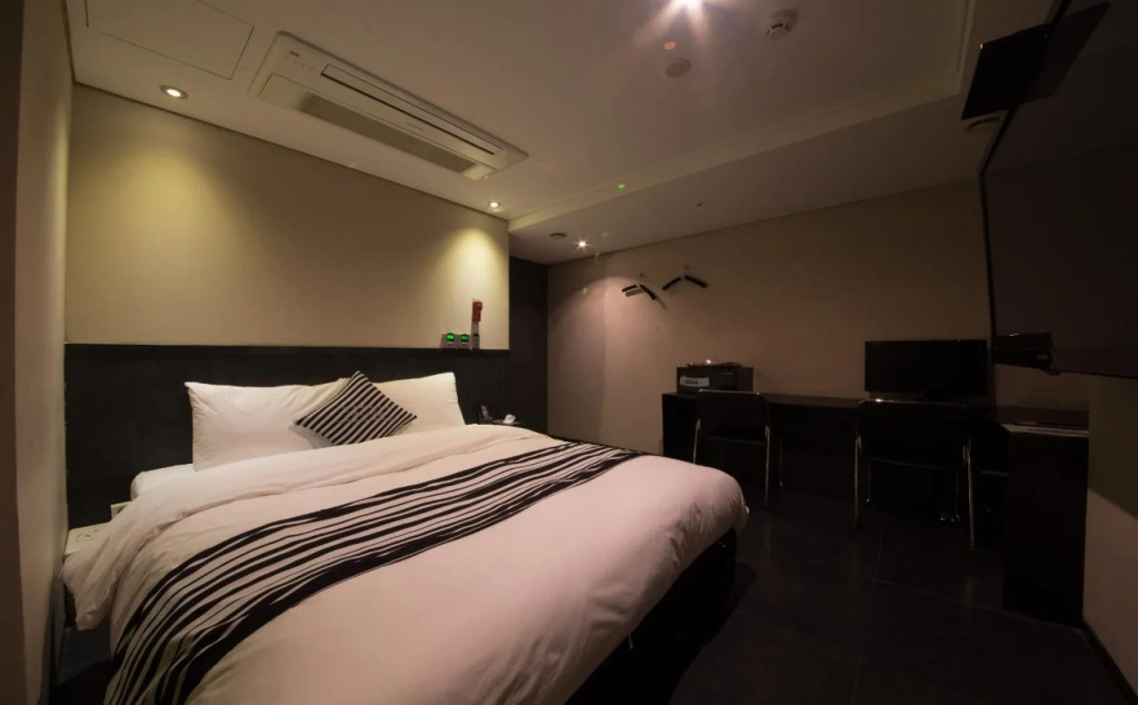 Yeoksam Lumiere Hotel