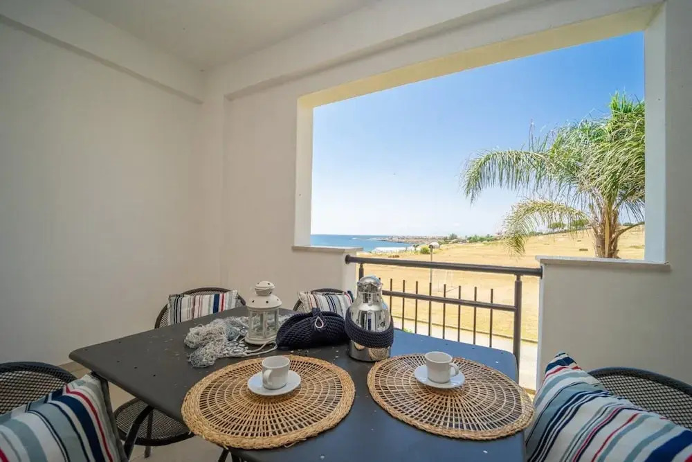 Apartment With Garden or Terrace Near sea