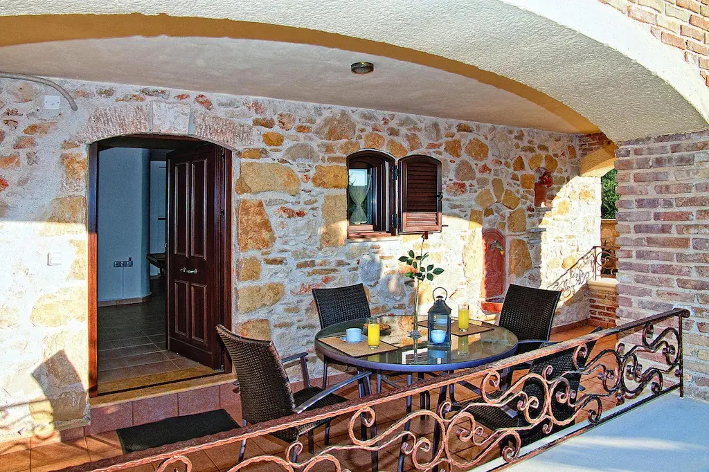Villa, Kondomari In Kondomari