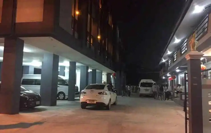 Ruean Kaew Place