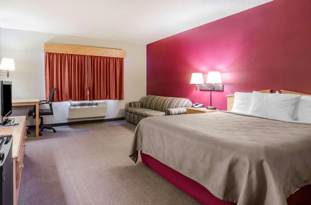 Rodeway Inn Hesston