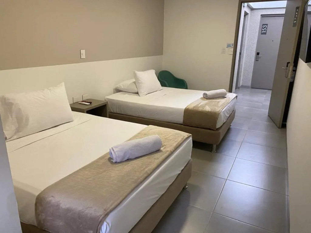 Hotel las Olas Yumbo