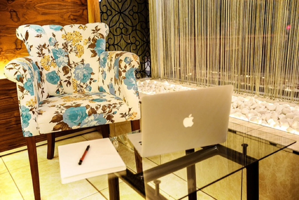 Esin Hotel