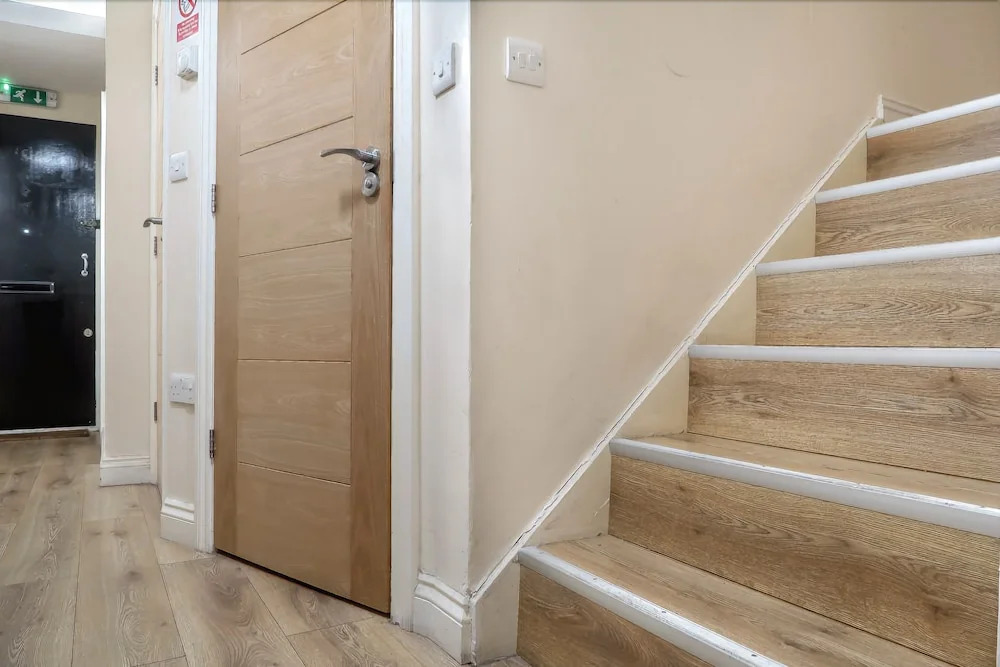 Saltwell Street Deluxe En Suite Room
