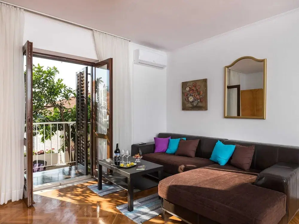Apartment Vukic - Studio Apartment With Terrace and Garden View