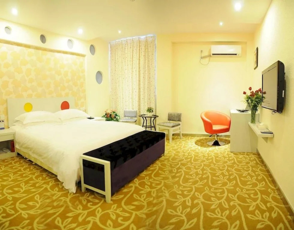 Sanqingshan Fashion Ya She Hotel