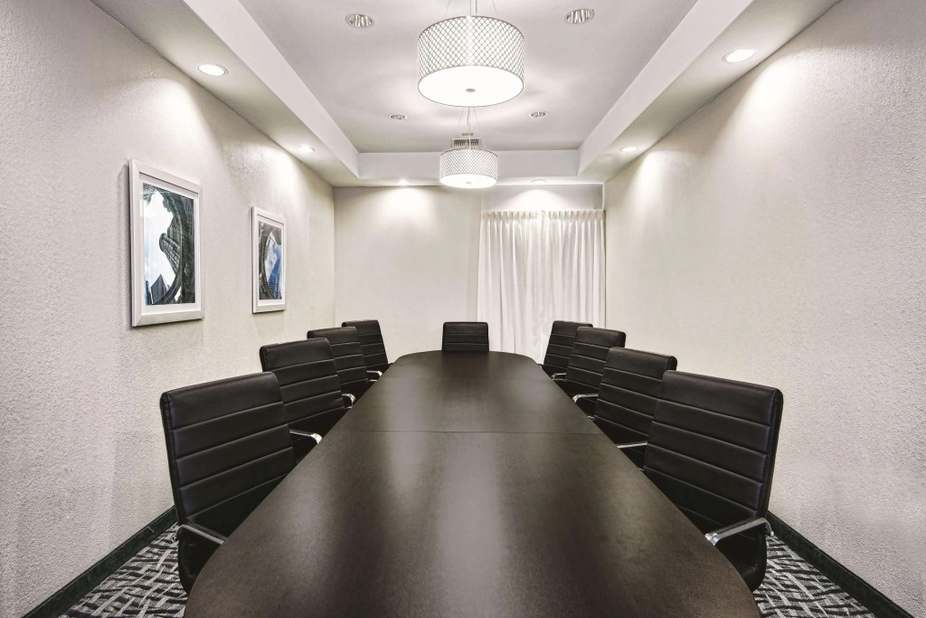 La Quinta by Wyndham Victoria - South