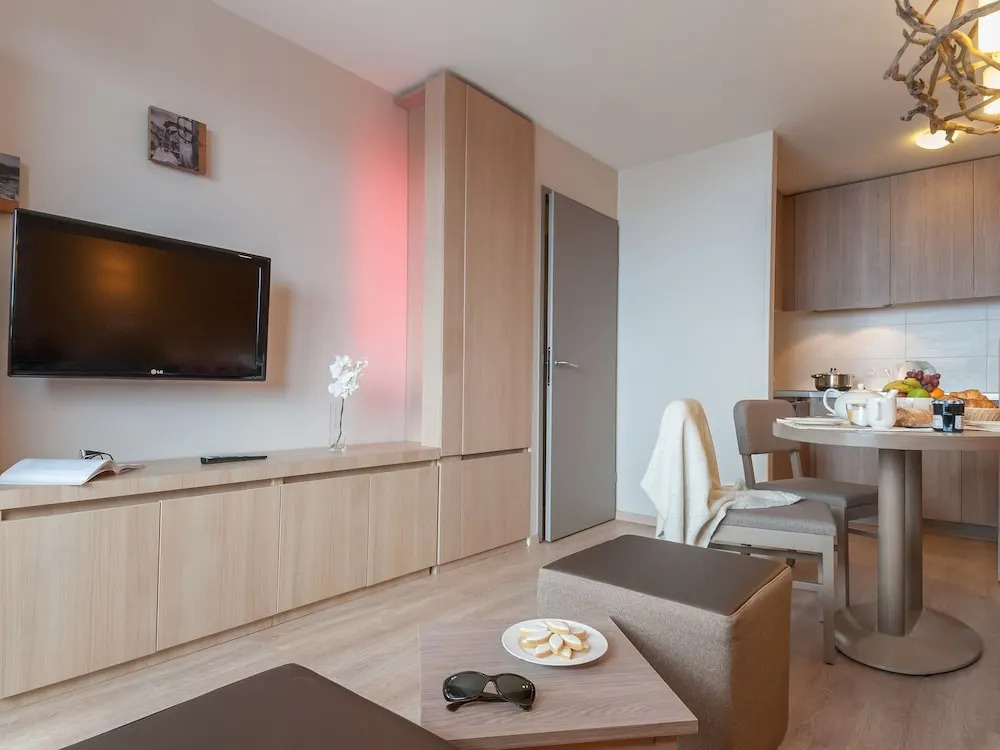 Hilltop Apartment in Morzine the Rhone Alpes Near Ski Area