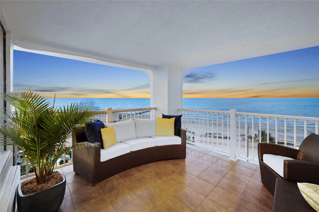 DoubleTree by Hilton Galveston Beach