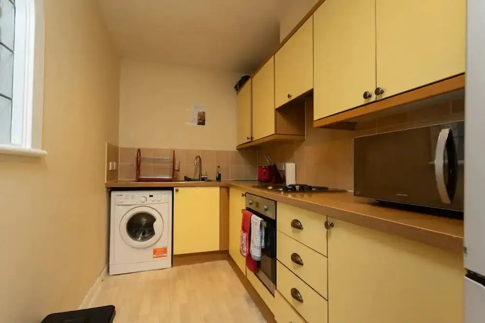 Stylish 2 Bedroom Apartment Near the City Centre