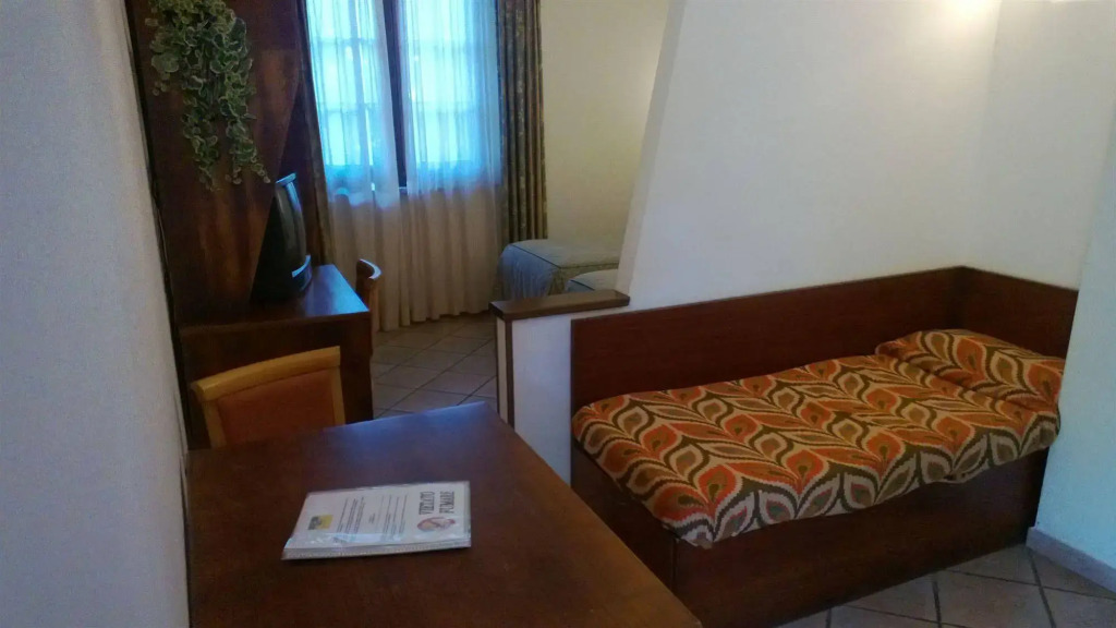 Tris Hotel