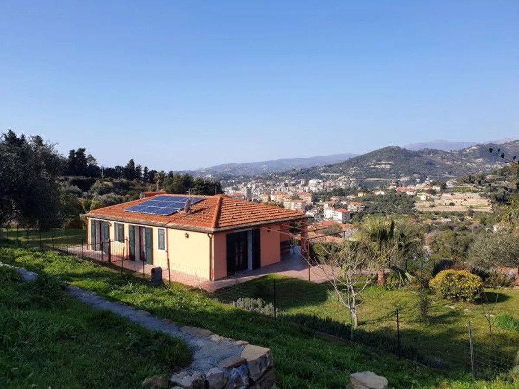 Apartment Giulia Imperia